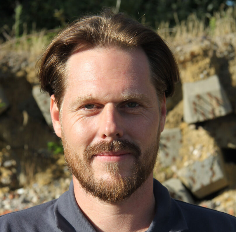 geoffrey-aspect-ratio-808-792